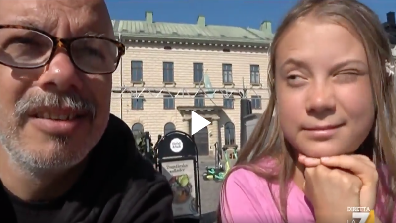 “QUINDI TU PRATICAMENTE NON VUOI ESSERE NORMALE?”  “NO”