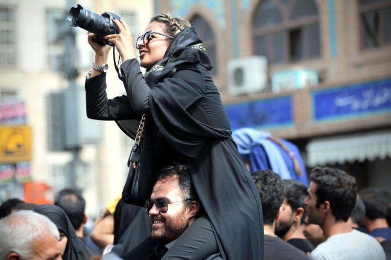 NON BASTA ESSERE DONNA